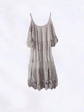 lola ⋆ cold shoulder shift dress